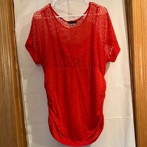 Deb Woman’s Red Lace Short Sleeve Pullover Sz 2X..stretch ruching on sides..top